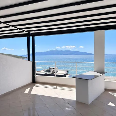 Philip Sea View Apartment