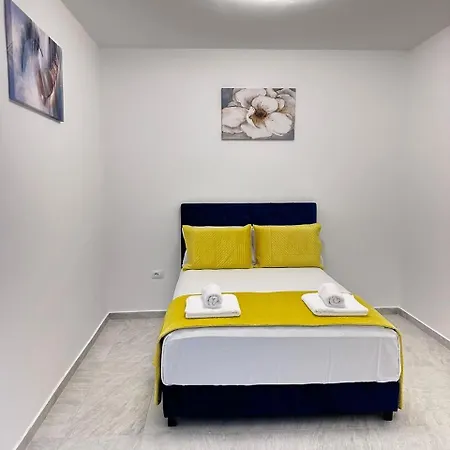 Philip Sea View Apartment Sarande