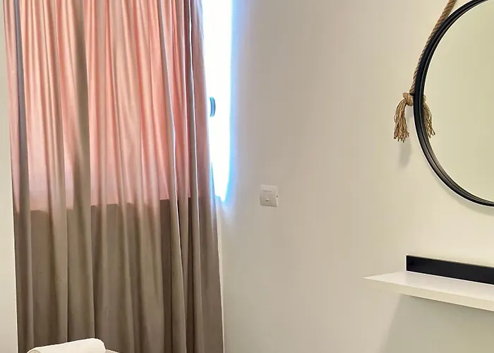 Philip Sea View 公寓 *